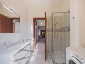 Towels - Grande Appartamento by Interhome (Marina di Massa)