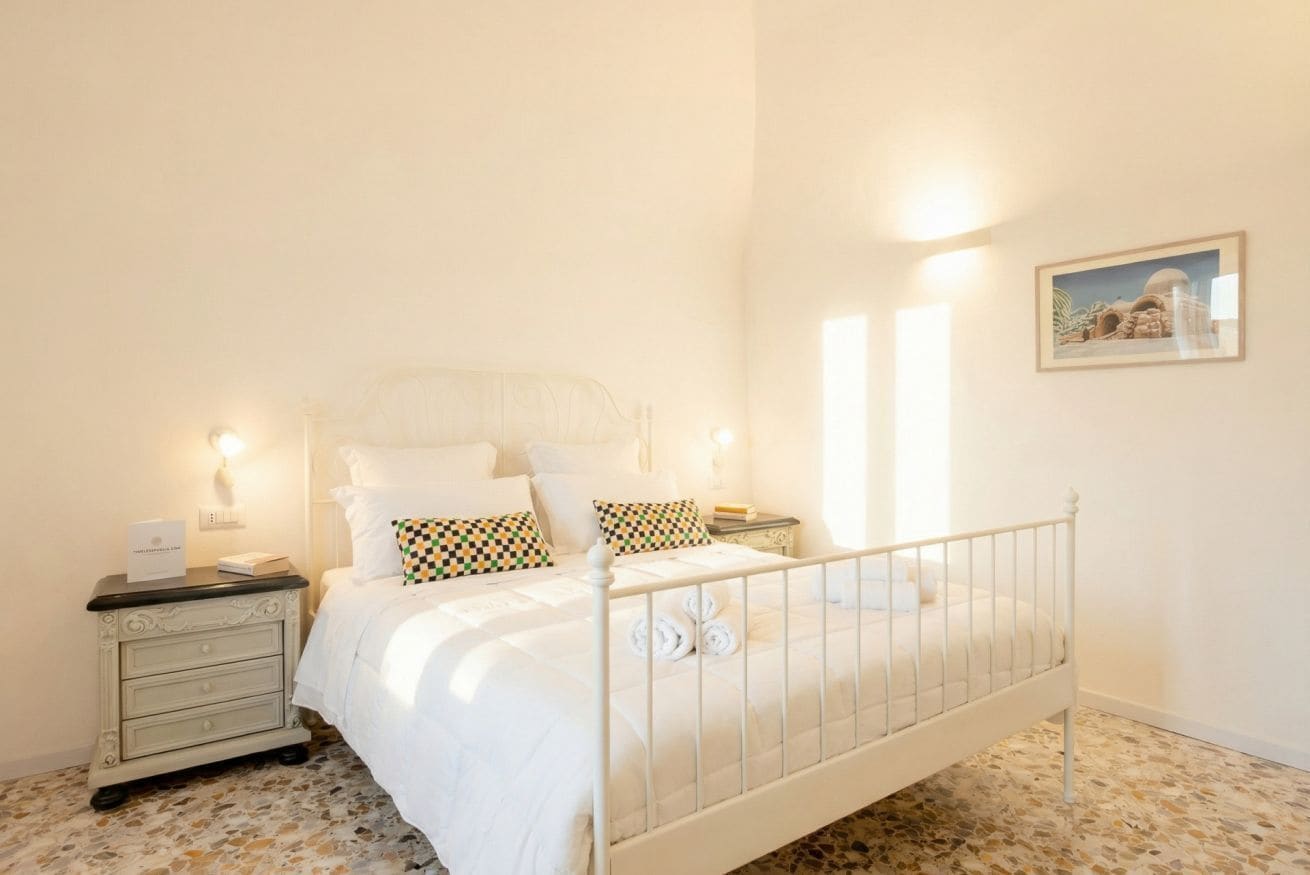 1 Schlafzimmer, Reisekinderbett