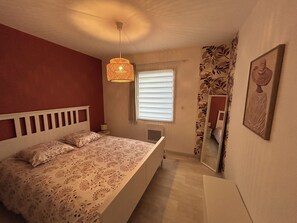 Room - Vrbo Property (La Force)