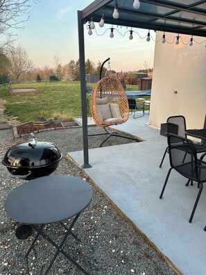 Outdoor dining - Vrbo Property (La Force)
