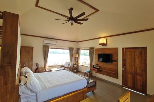 Luxury Villa, Garden View | Egyptian cotton sheets, premium bedding, free WiFi, bed sheets