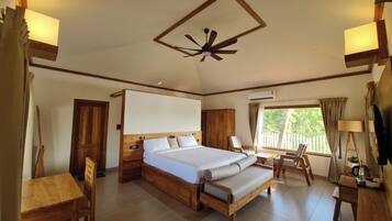 Luxury Villa, Garden View