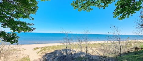 Nær stranden