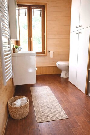 Bathroom - L'instant montagne-T2 center Briançon-mountain view-700m from ski lifts. (Briançon)