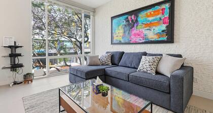 Modern Urban Row Home * 2 Blocks to San Diego Bay * A/C