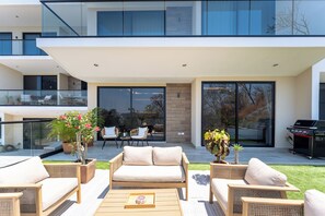 Terrace/patio - Main Level 2BR | Terrace with Beach Views (Huatulco)