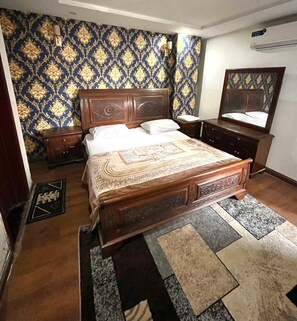 Iron/ironing board, WiFi - Modern & Luxury Apartment (Islamabad)