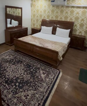 Iron/ironing board, WiFi - Modern & Luxury Apartment (Islamabad)