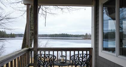 Little Sebago Getaway: 4 BR, 2 BA House in Raymond, Sleeps 9