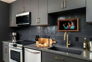 Apartment, Accessible - Bright Side - Penthouse Rooftop Deck - Downtown Views (Nashville)