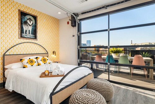 Bright Side - Penthouse Rooftop Deck - Downtown Views