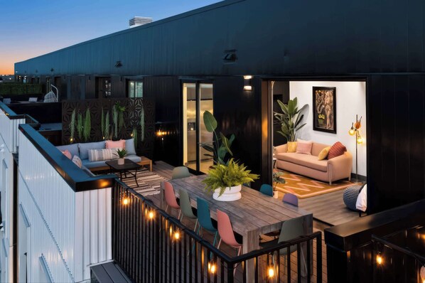House, Accessible | 3 bedrooms, Internet - The Penthouse - 3BR Rooftop - Downtown Nashville (Nashville)