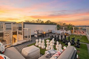 House - Luxury Retreat - Double Rooftop Deck Game Room (Nashville)