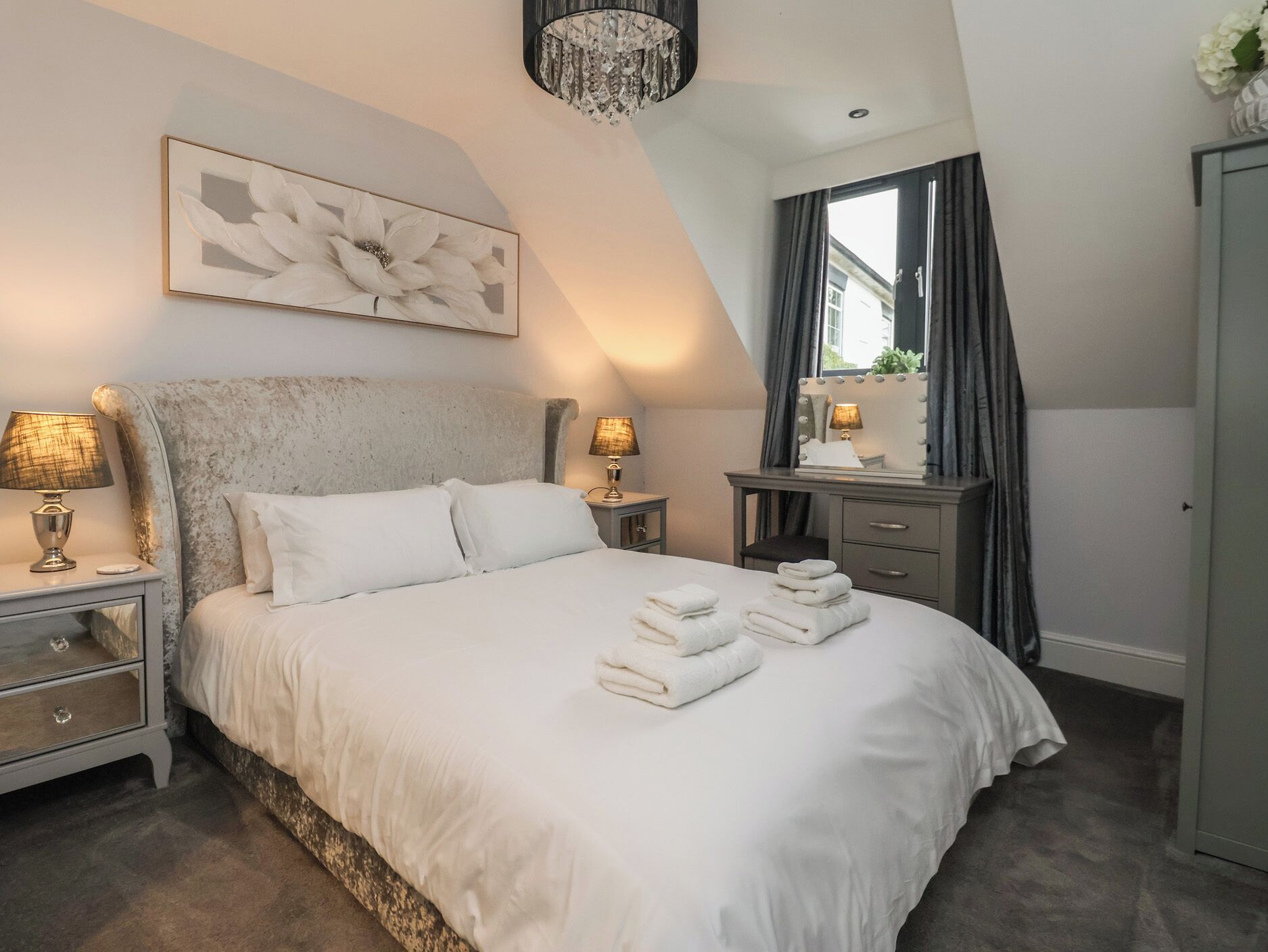 4 Schlafzimmer, kostenloses WLAN, individuell dekoriert