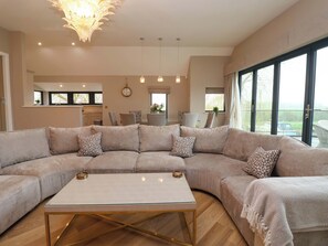 Living area - Swing Bridge Cottage (Driffield)