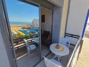 Outdoor dining - MiraMar Surf AnzA (Agadir)