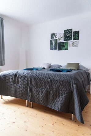 2 bedrooms, in-room safe, free WiFi, bed sheets - revLIVING Apartment EMERALD GREEN Waidhofen an der Thaya (Waidhofen an der Thaya)