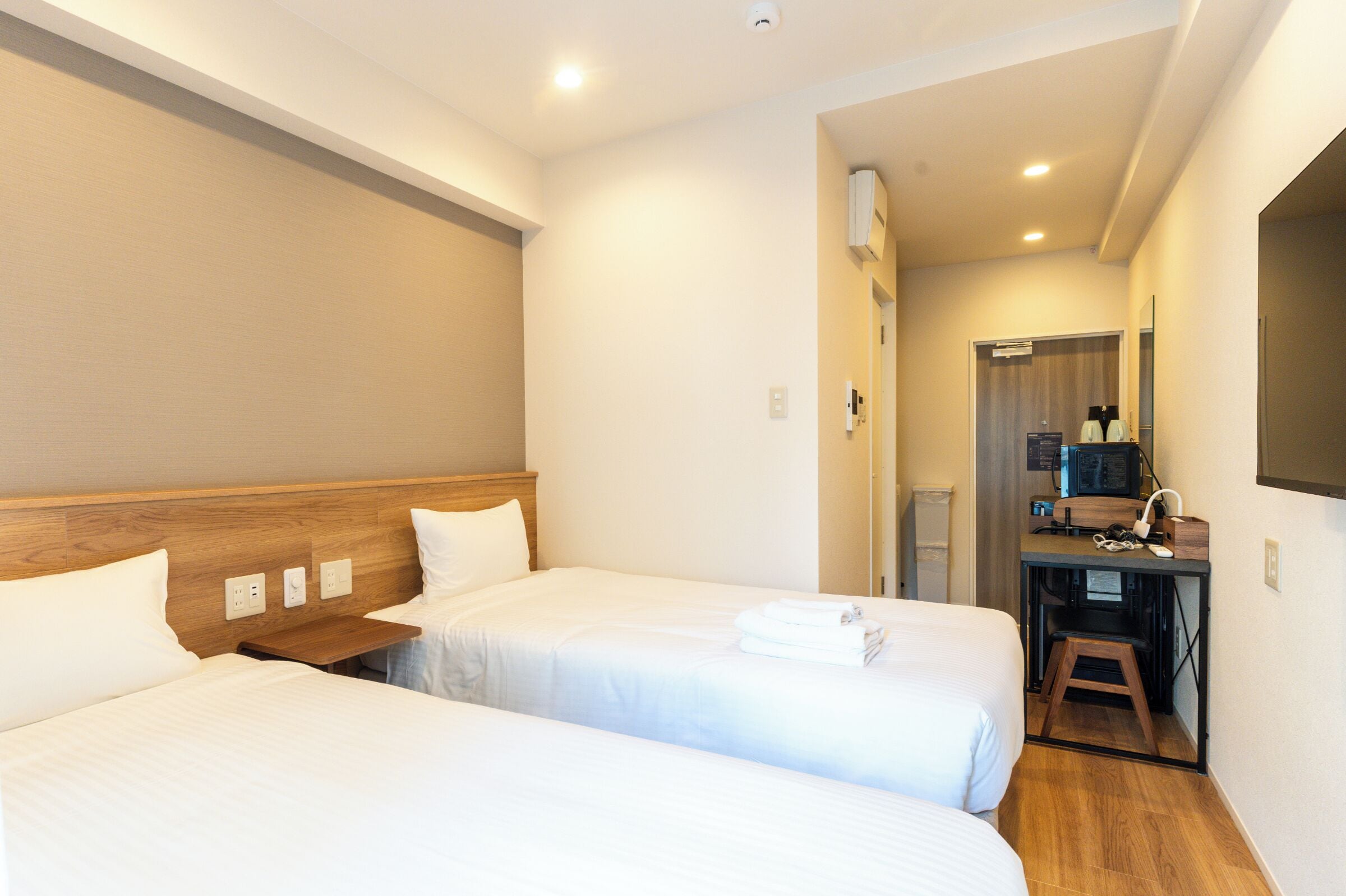 Twin Room, Non Smoking, Balcony | Free WiFi, bed sheets