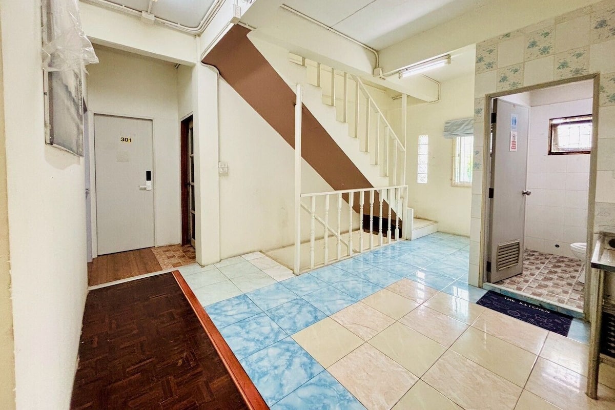 Enkeltværelse - fælles badeværelse