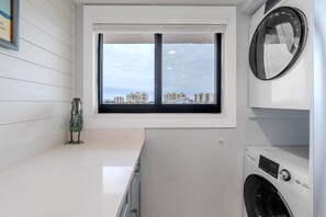 Condo, 1 King Bed with Sofa bed (Carlos Pointe #425) | Interior - Carlos Pointe #425 (Fort Myers Beach)