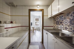 Kühlschrank, Geschirrspüler