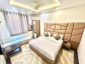 Classic Double Room - Hotel Amrit Villa (New Delhi)