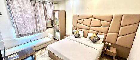 Deluxe Double Room | Desk, free WiFi