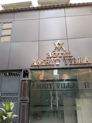 Front of property - Hotel Amrit Villa Karol Bagh New Delhi (New Delhi)