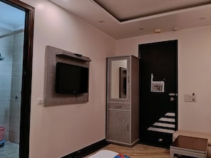 Television - Hotel Amrit Villa Karol Bagh New Delhi (New Delhi)
