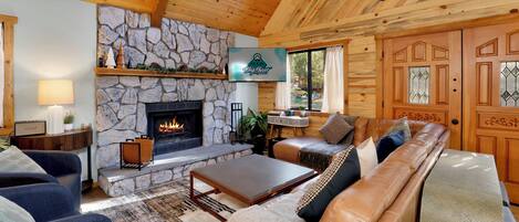 Smart TV, fireplace