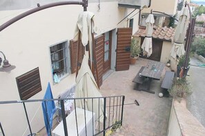 Outdoor dining - Old Well Apartment (Capoliveri)