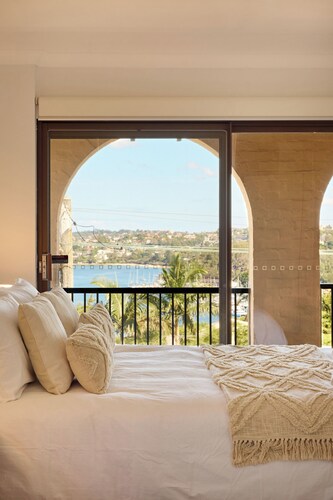 Seaforth Harbour View | Pool · 8 Guests · 10m to Manly