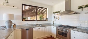 Seaforth Harbour View | Pool · 8 Guests · 10m to Manly