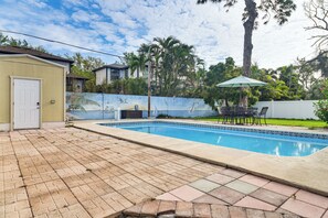 Interior - Steps to Bayshore Blvd! Snowbird Retreat w/ Pool (Tampa)
