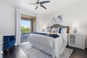 2 bedrooms, iron/ironing board, travel cot, free WiFi - Indigo-Communal Pool, Hot Tub, Gym & Movie Theater (Scottsdale)