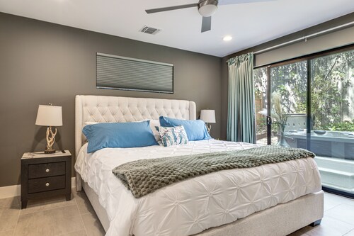 Modern Home w/ Hot Tub in Austin, Pets Welcome!