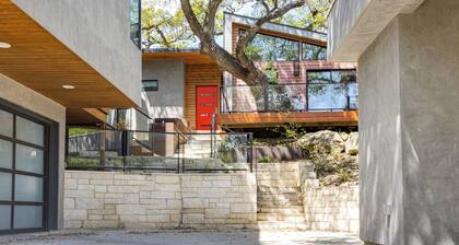 Modern Home w/ Hot Tub in Austin, Pets Welcome!