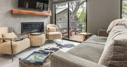 Modern Home w/ Hot Tub in Austin, Pets Welcome!