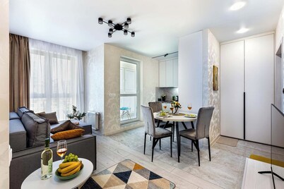 Three-room apartment near Avia Mall
