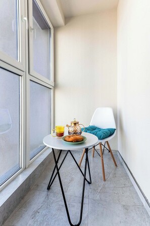 Lägenhet Superior - balkong - utsikt mot staden | Restauranger