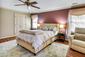 House (3 Bedrooms) | Interior - 5 Mi to Coliseum! Spacious Home in Hampton Roads (Hampton)