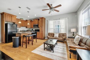 Apartment (3 Bedrooms) | Interior - FSU Home Base! Poolside Retreat 3 Mi to Campus (Tallahassee)