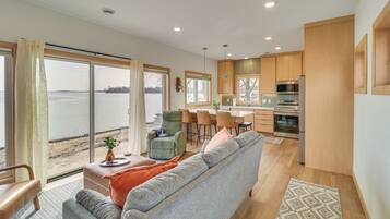 House (3 Bedrooms) | Front of property
