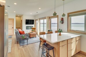 Interior - Family-friendly Lake Ida Escape: Stunning Views! (Alexandria)