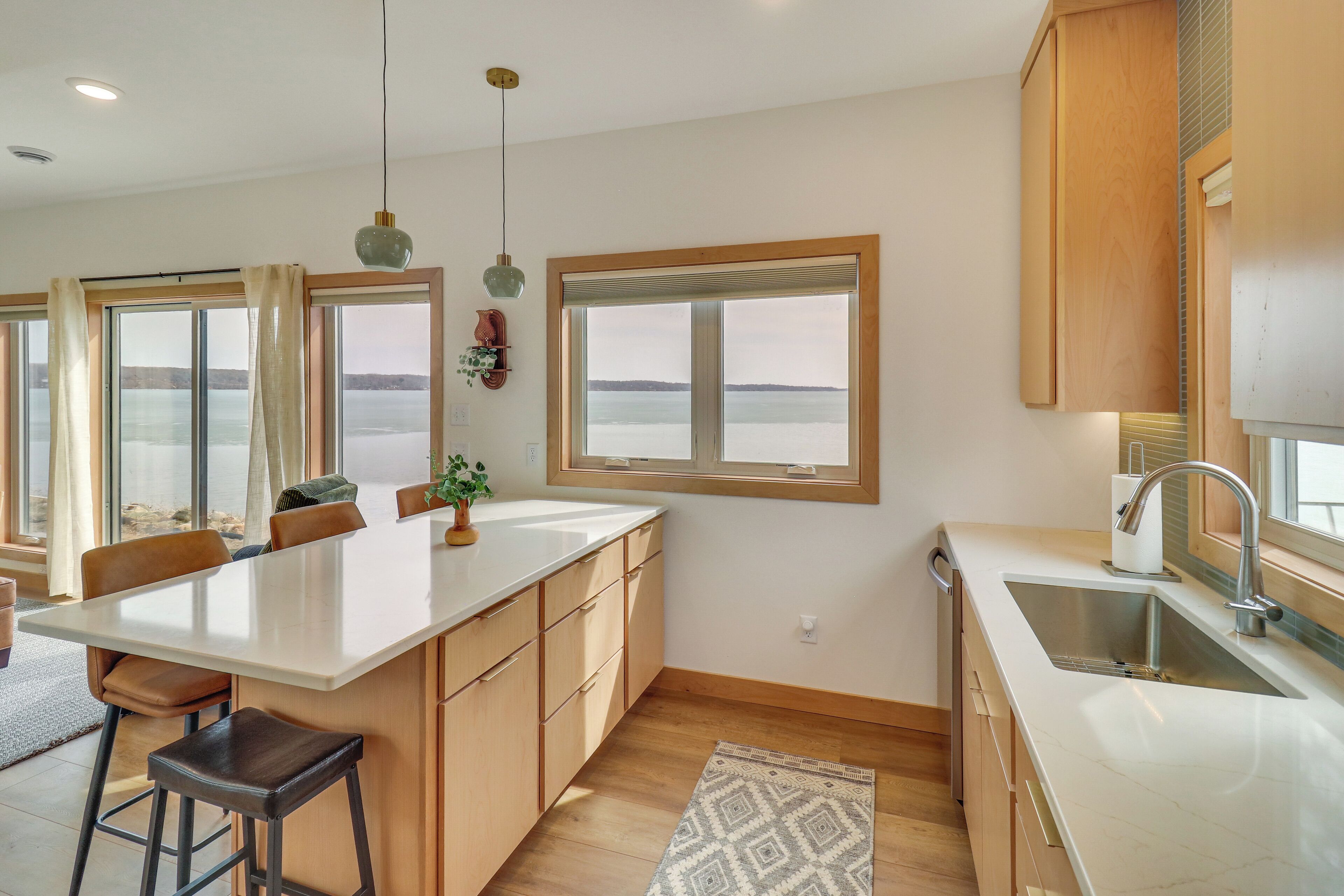 المنشأة من الداخل