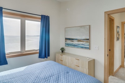 Family-friendly Lake Ida Escape: Stunning Views!