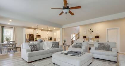 Race Days & Family Fun! Spacious Locust Grove Home