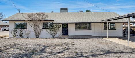 House (4 Bedrooms) | Front of property