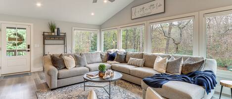 House (2 Bedrooms) | Interior