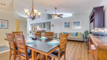 House (4 Bedrooms) | Interior